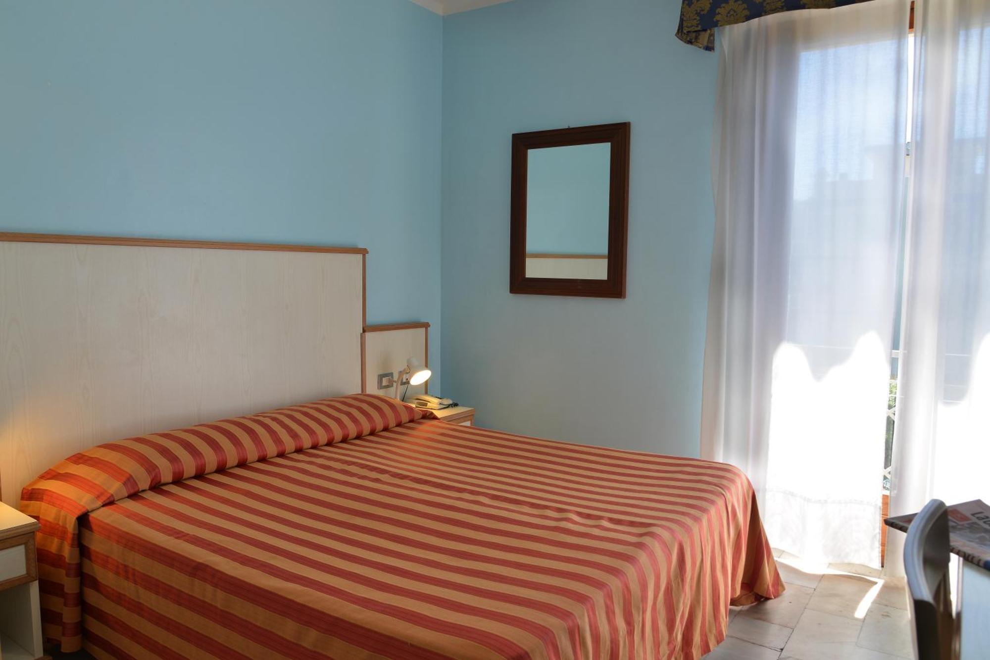 Hotel Rosalia Bordighera Luaran gambar