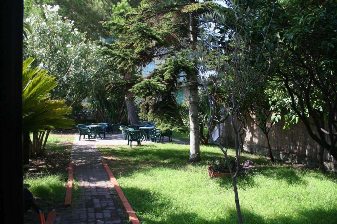 Hotel Rosalia Bordighera Luaran gambar