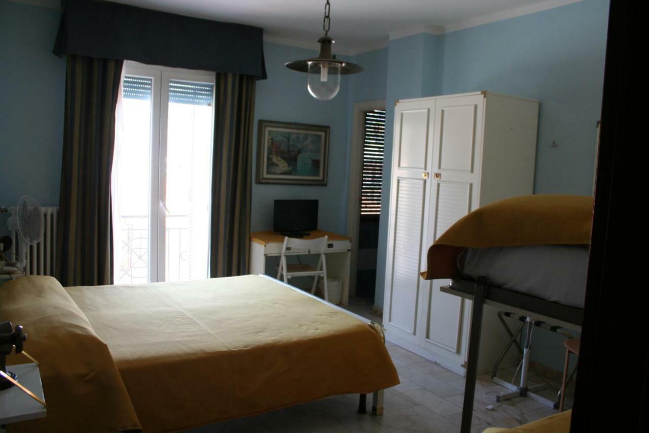 Hotel Rosalia Bordighera Luaran gambar