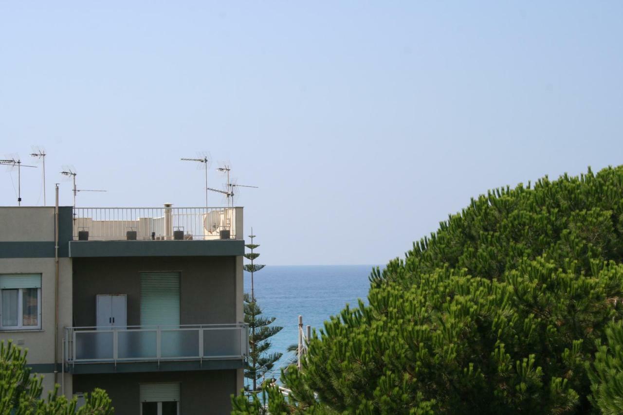 Hotel Rosalia Bordighera Luaran gambar